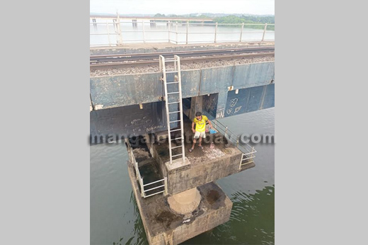 Netravathi Railway Bridge-fishing